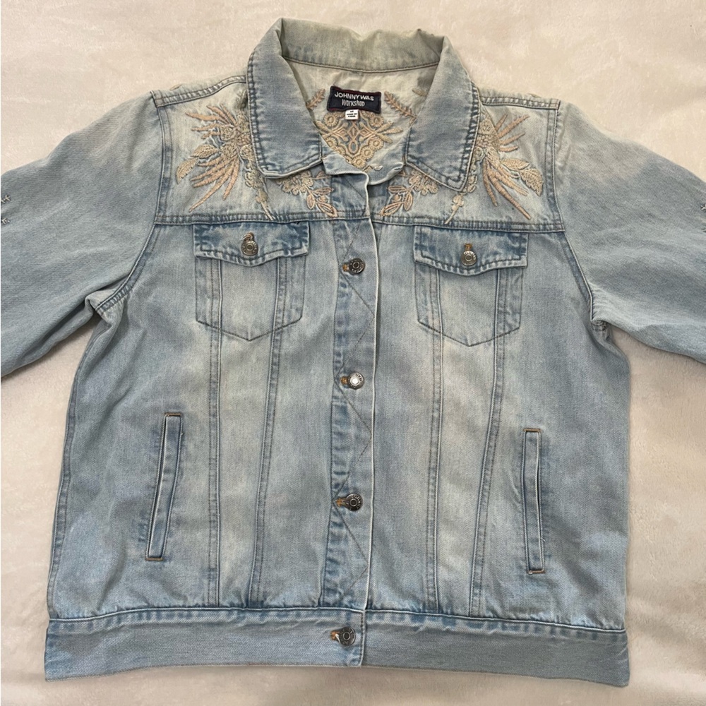 Johnny Was Workshop Embroidered Light Wash Denim Jean Jacket - Picture 2 of 13